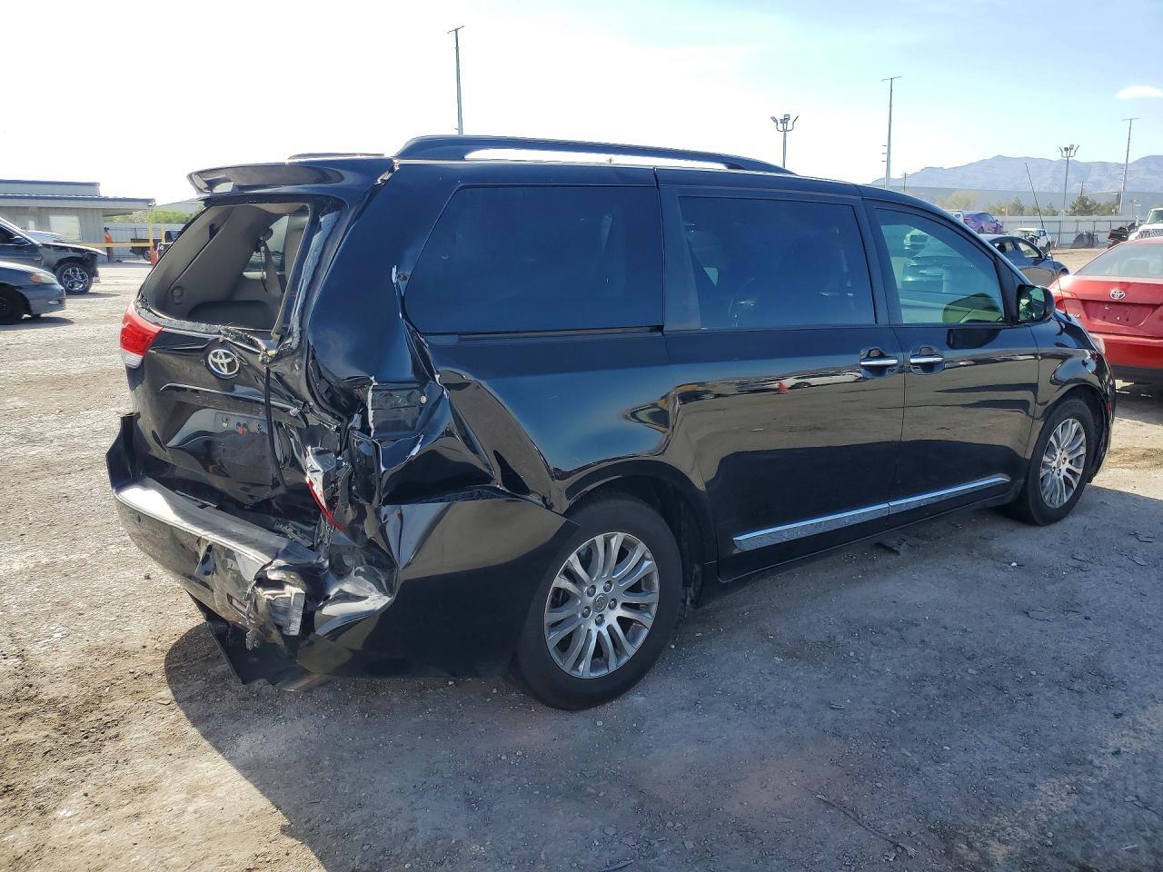 2014 Toyota Sienna Xle 8-Passenger - zdjęcie 3