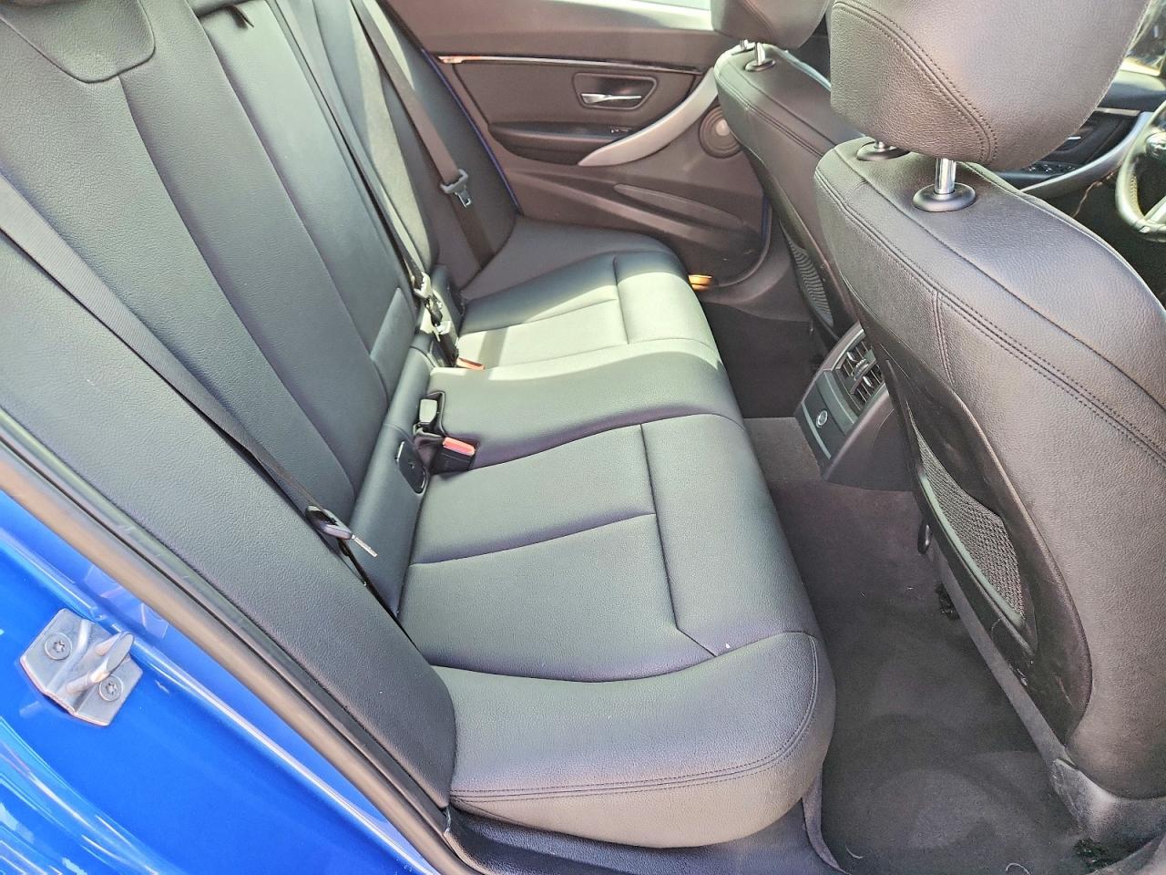 2017 BMW 330 I - zdjęcie 10