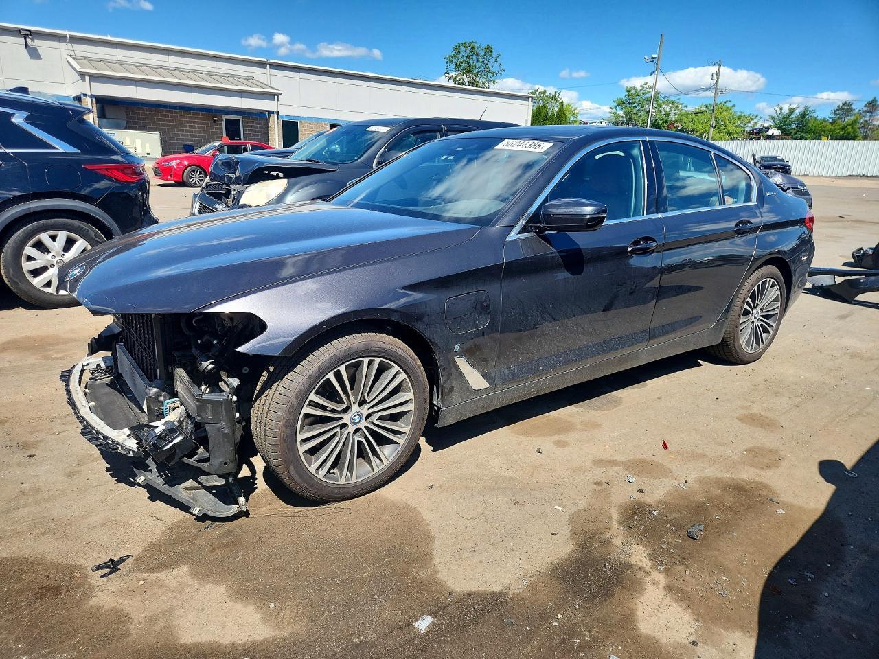 2019 BMW 530Xe - zdjęcie główne