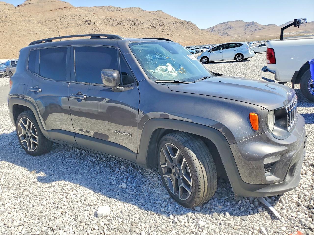 2021 Jeep Renegade Latitude - zdjęcie 4