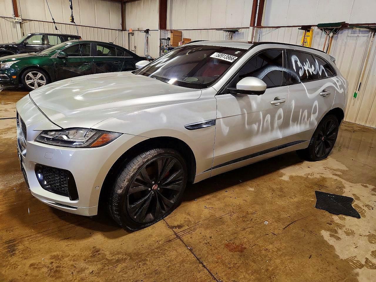 2017 Jaguar F-Pace S - zdjęcie główne