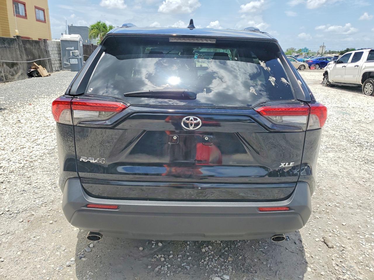 2022 Toyota Rav4 Xle - zdjęcie 6