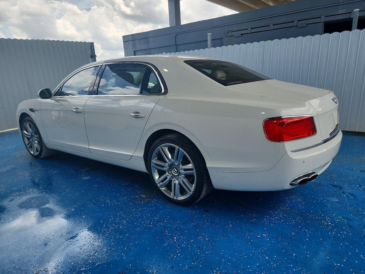2016 Bentley Flying Spur - zdjęcie 2