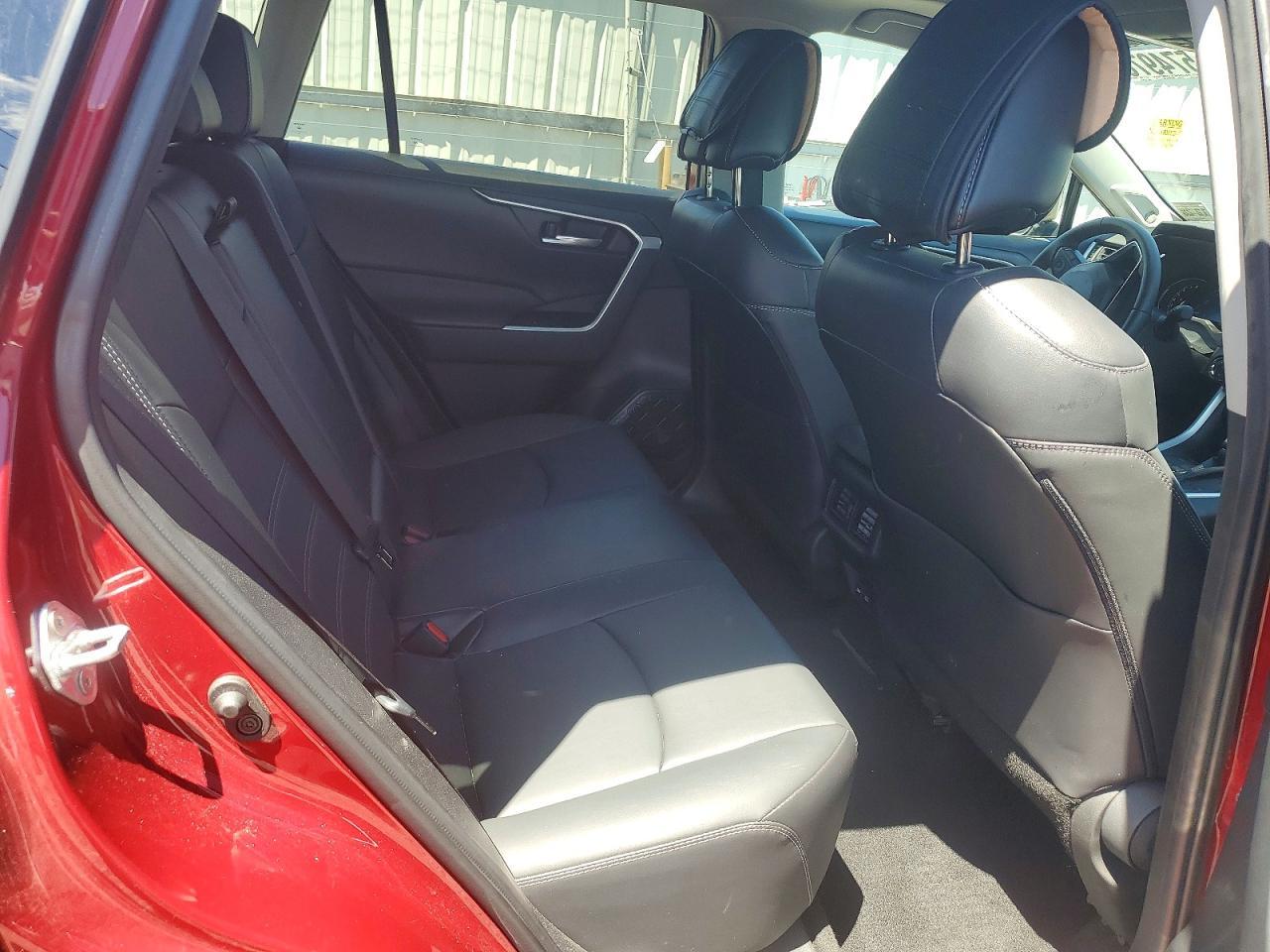2024 Toyota Rav4 Xle Premium - zdjęcie 11