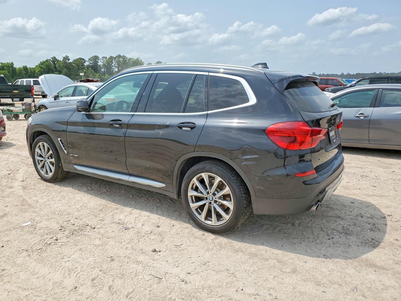 2018 BMW X3 xDrive30I - zdjęcie 2