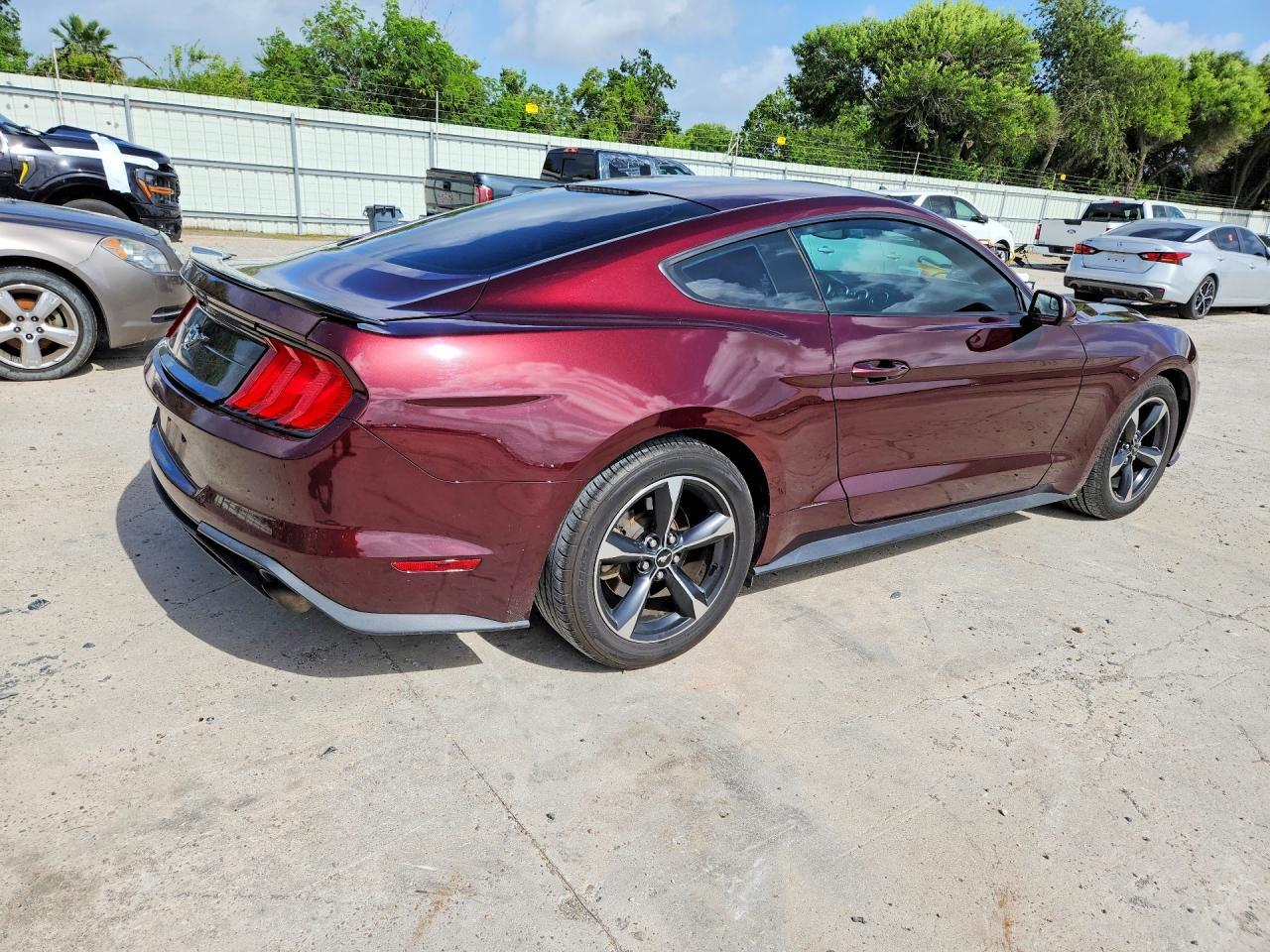 2018 Ford Mustang - zdjęcie 3