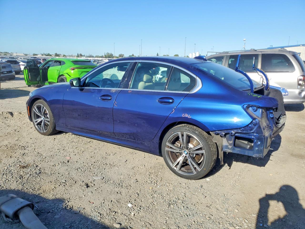 2020 BMW 330I - zdjęcie 2