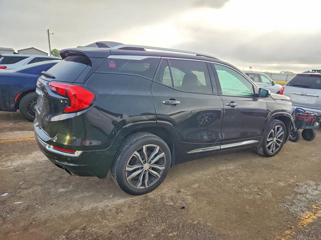 2019 GMC Terrain Denali - zdjęcie 3