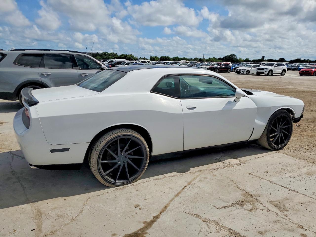 Dodge Challenger - zdjęcie 3
