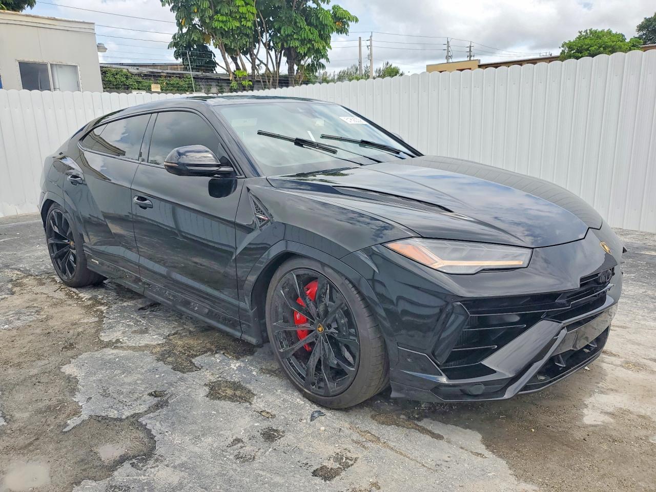 2023 Lamborghini Urus S - zdjęcie 4