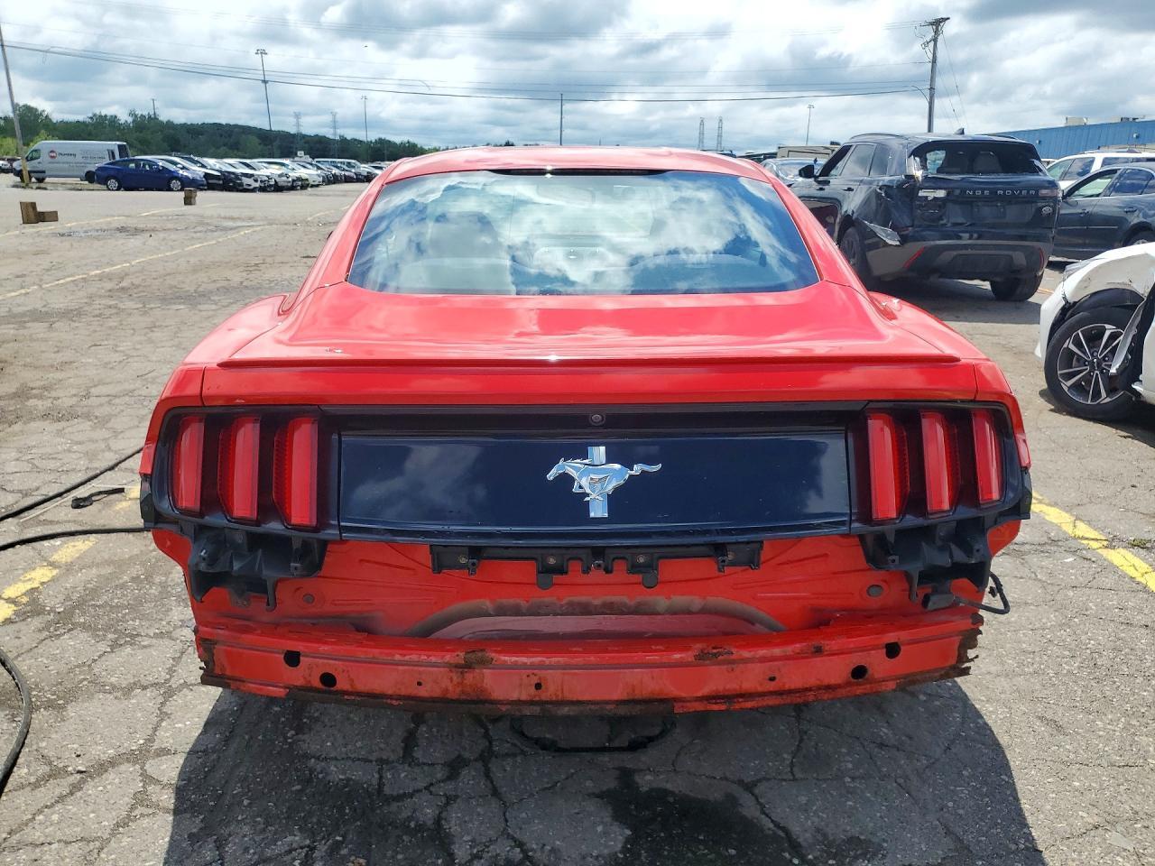 2015 Ford Mustang - zdjęcie 6