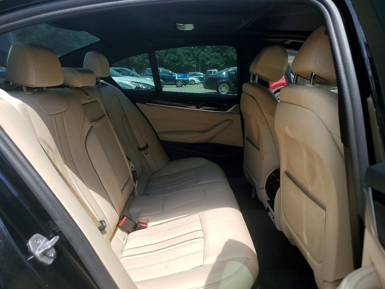 2018 BMW 530 I - zdjęcie 10