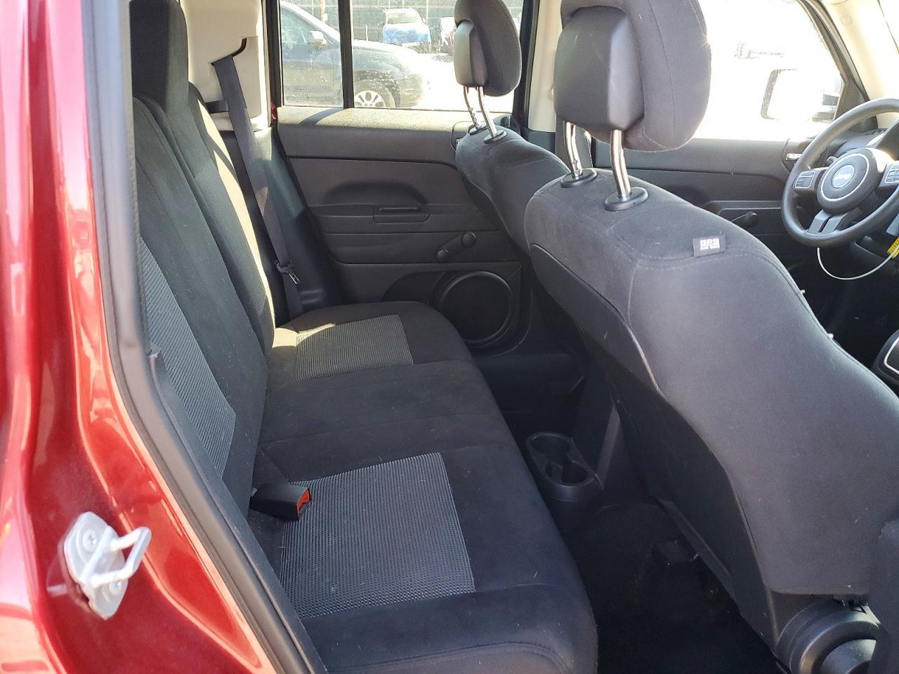 2016 Jeep Patriot - zdjęcie 11