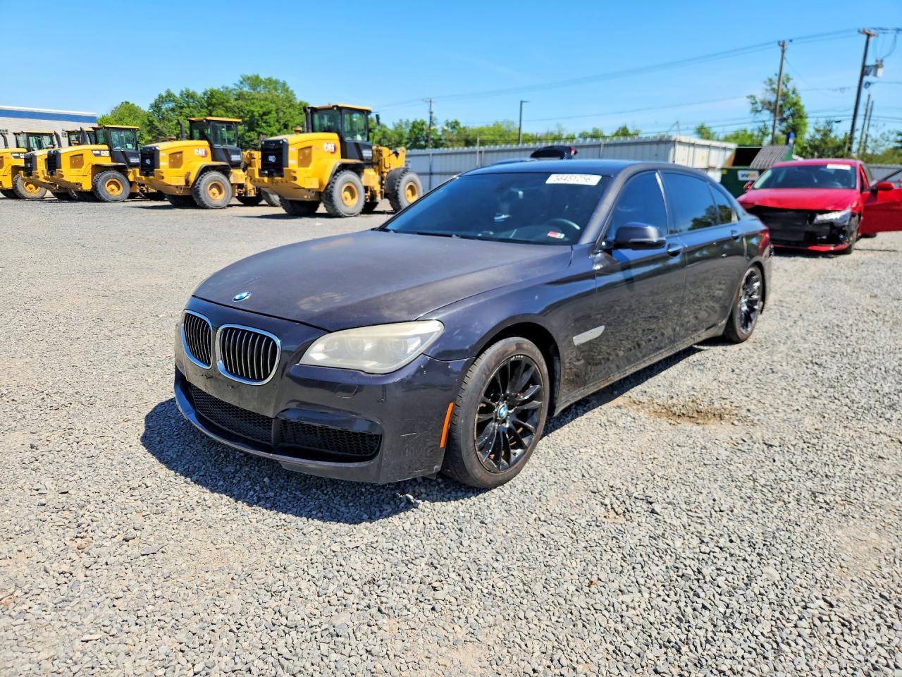 2013 BMW 750 Lxi - zdjęcie główne