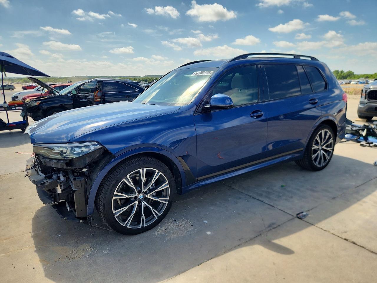 2020 BMW X7 xDrive40I - zdjęcie główne