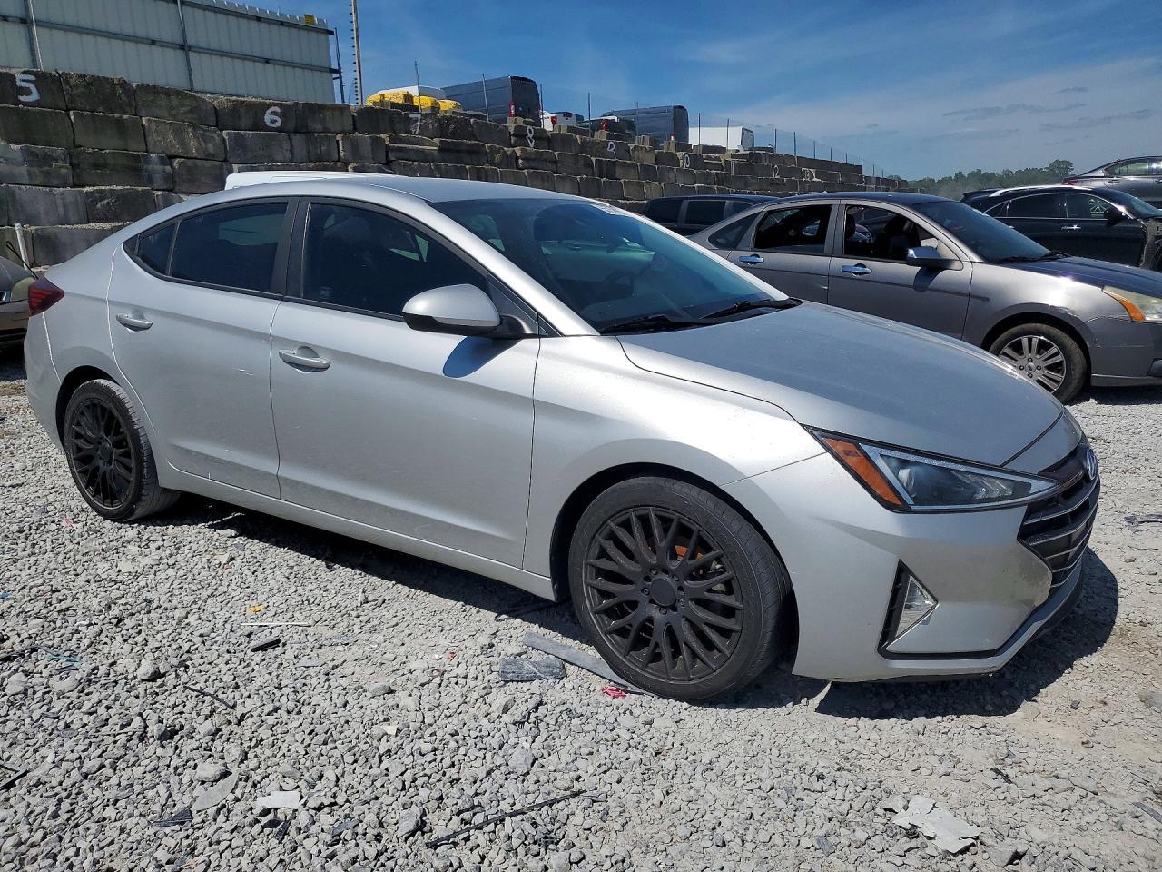 2019 Hyundai Elantra Sel - zdjęcie 4