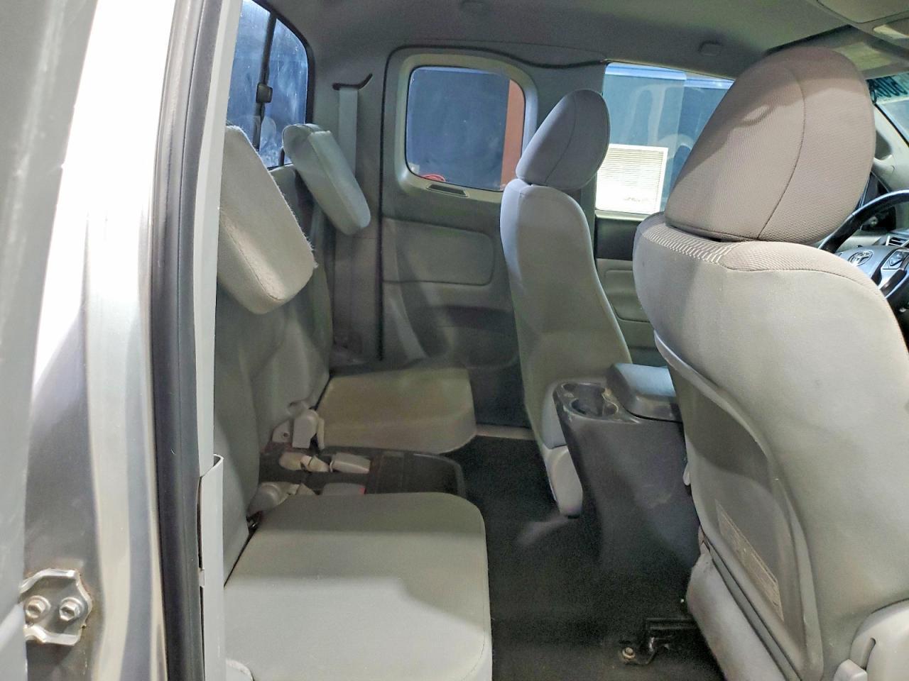 2014 Toyota Tacoma V6 - zdjęcie 10