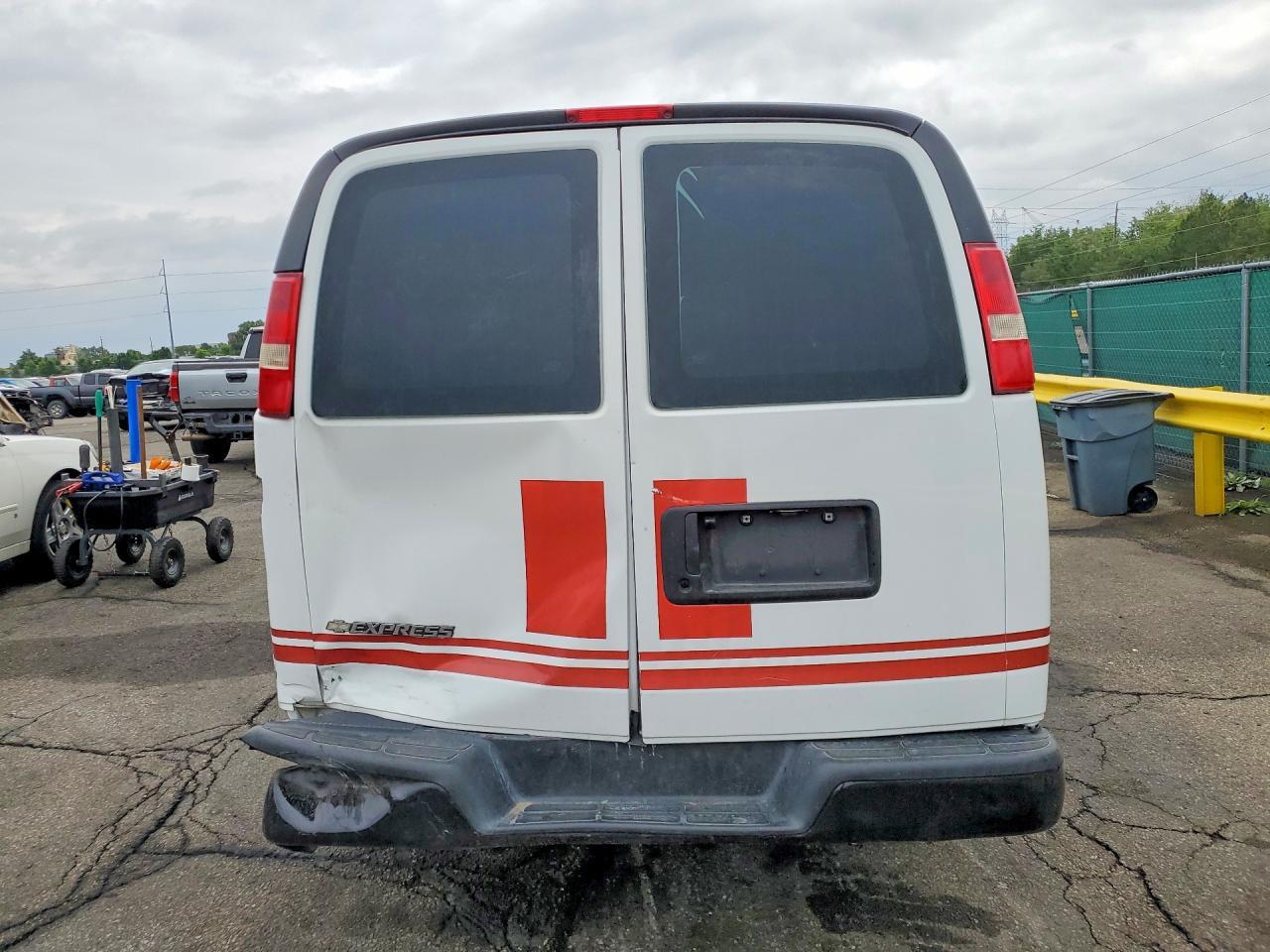 2014 Chevrolet Express G1500 - zdjęcie 6
