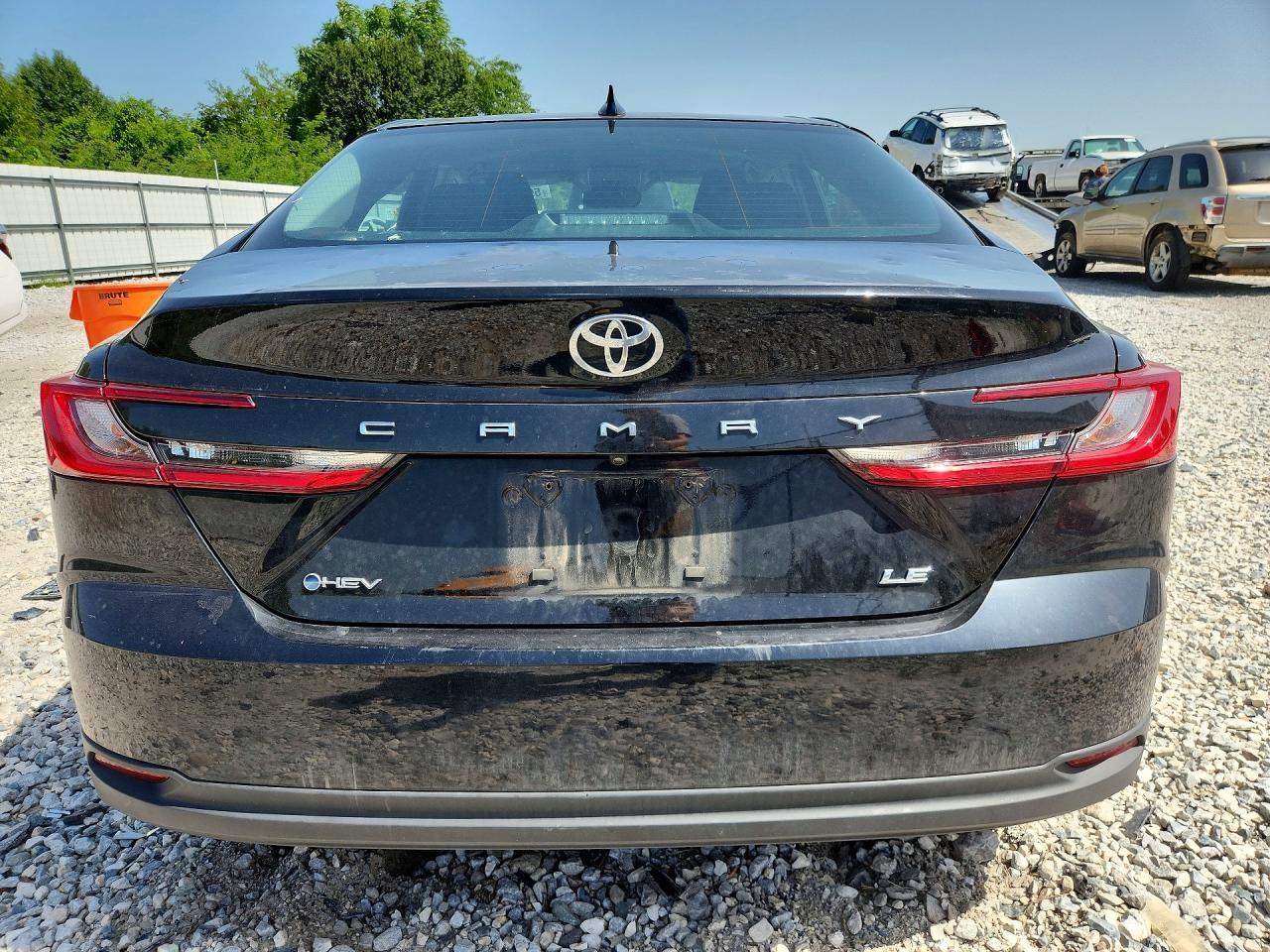 2025 Toyota Camry Le - zdjęcie 6