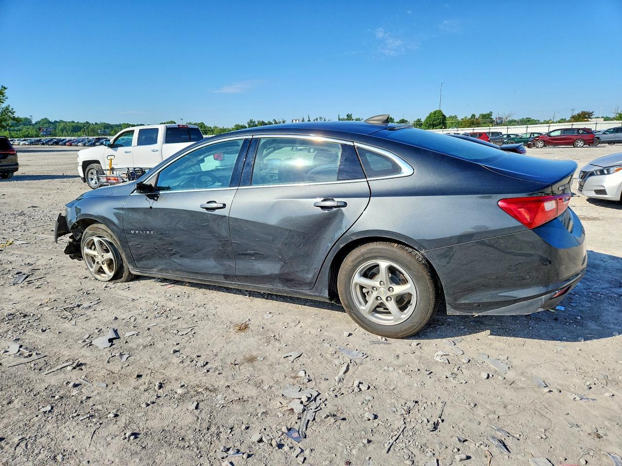 2017 Chevrolet Malibu Ls - zdjęcie 2