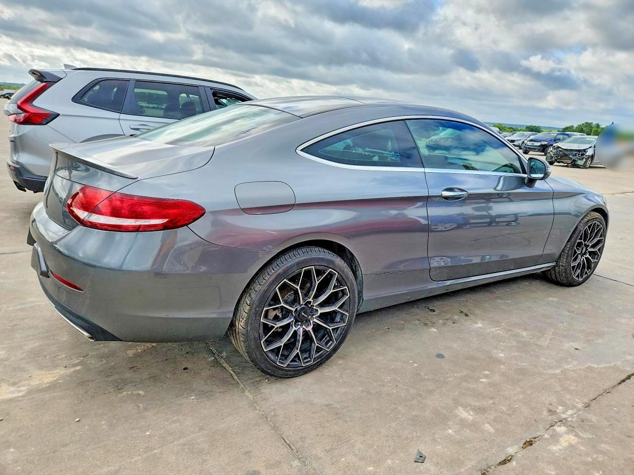 2017 Mercedes-Benz C 300 - zdjęcie 3
