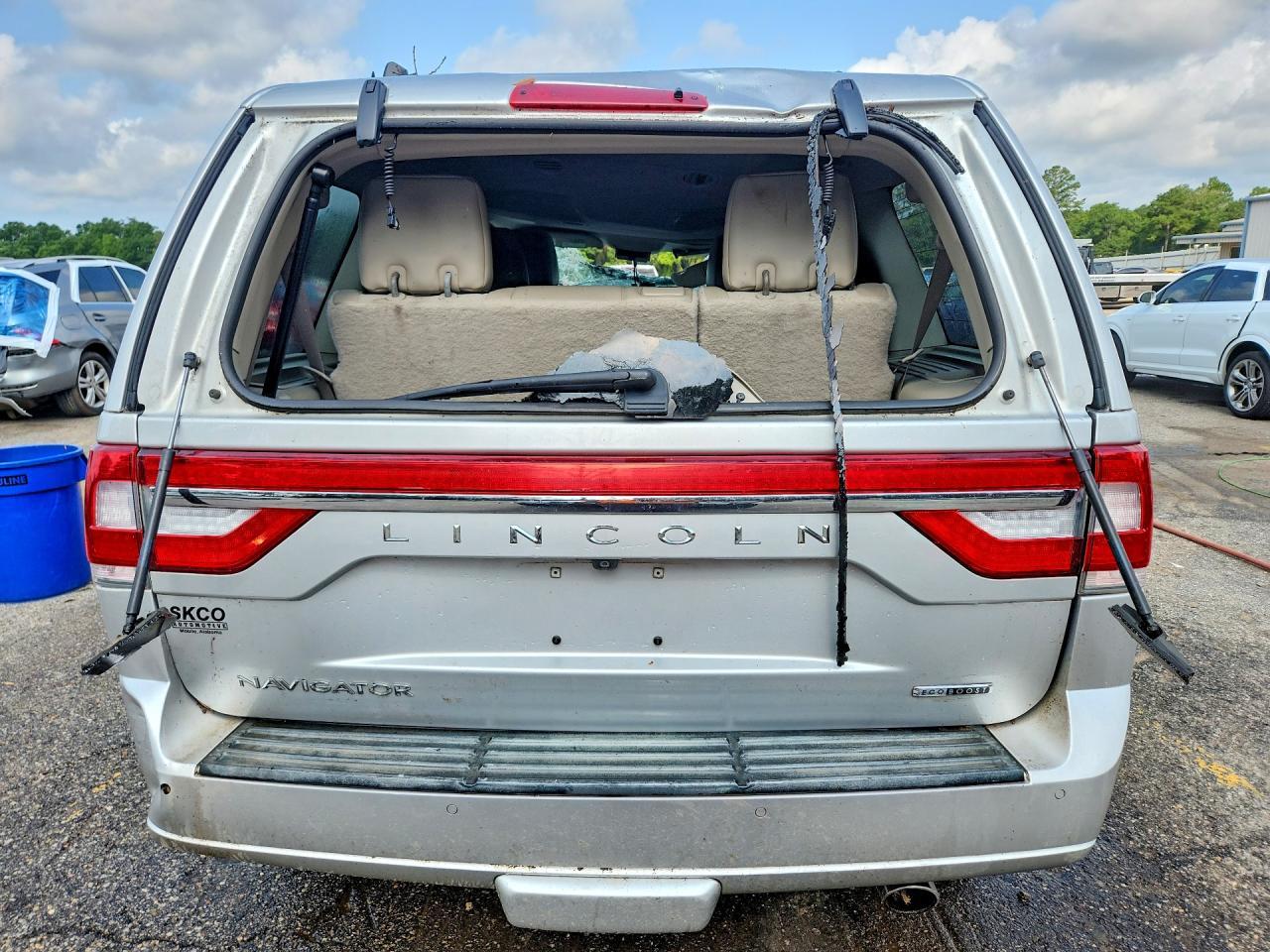 2015 Lincoln Navigator - zdjęcie 6