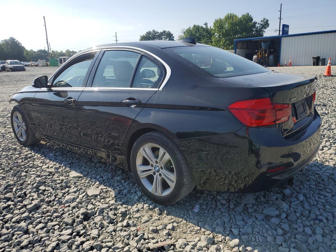 2018 BMW Seria 3 330i - zdjęcie 2