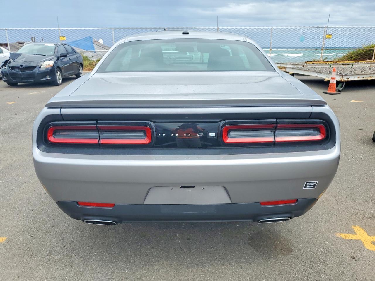 2017 Dodge Challenger Sxt - zdjęcie 6