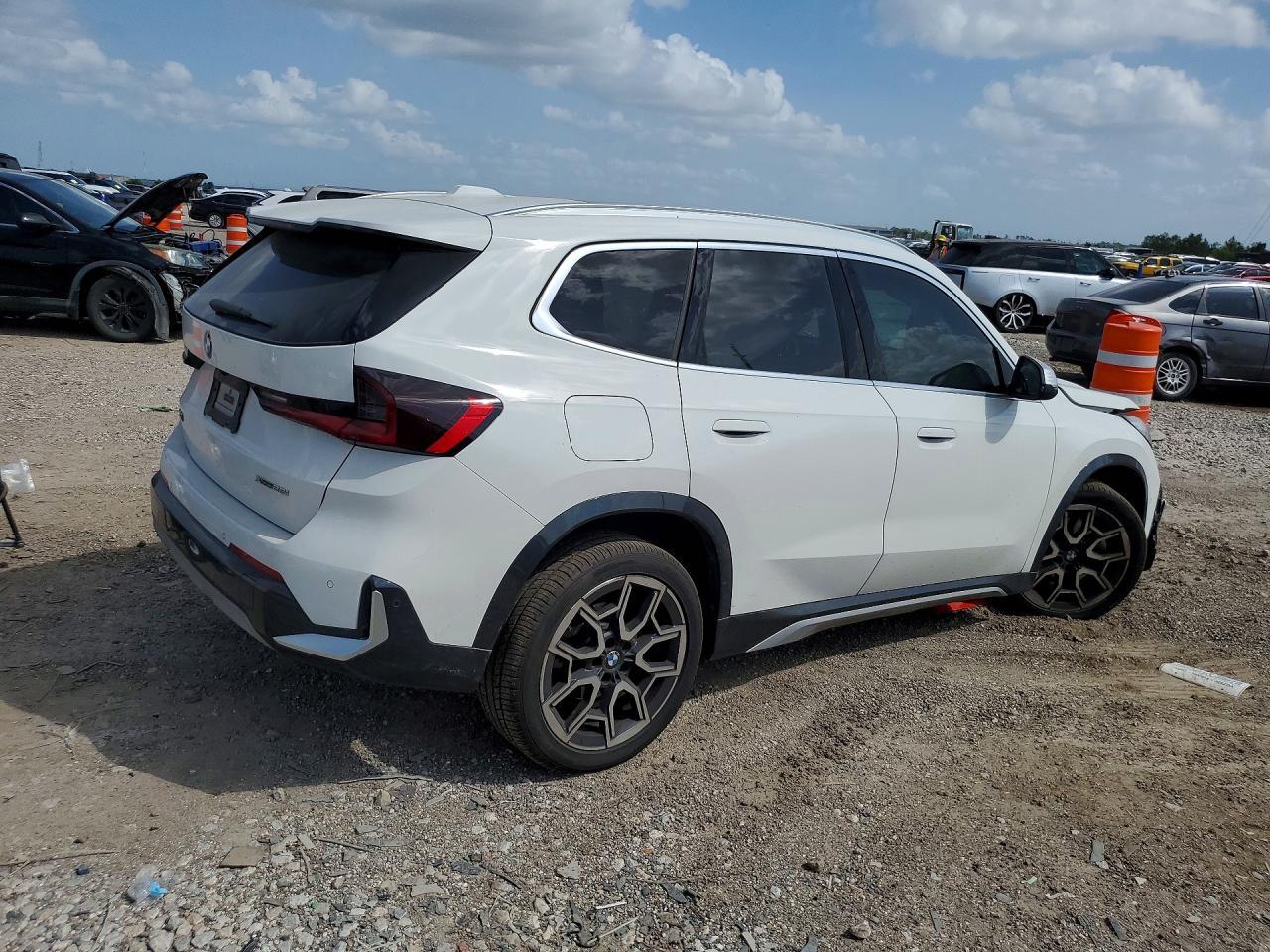 2024 BMW X1 xDrive28I - zdjęcie 3