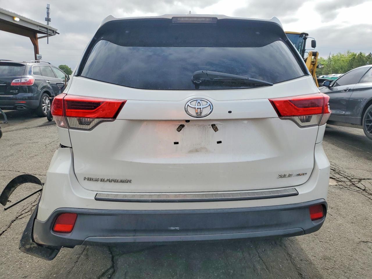 2017 Toyota Highlander Xle - zdjęcie 6