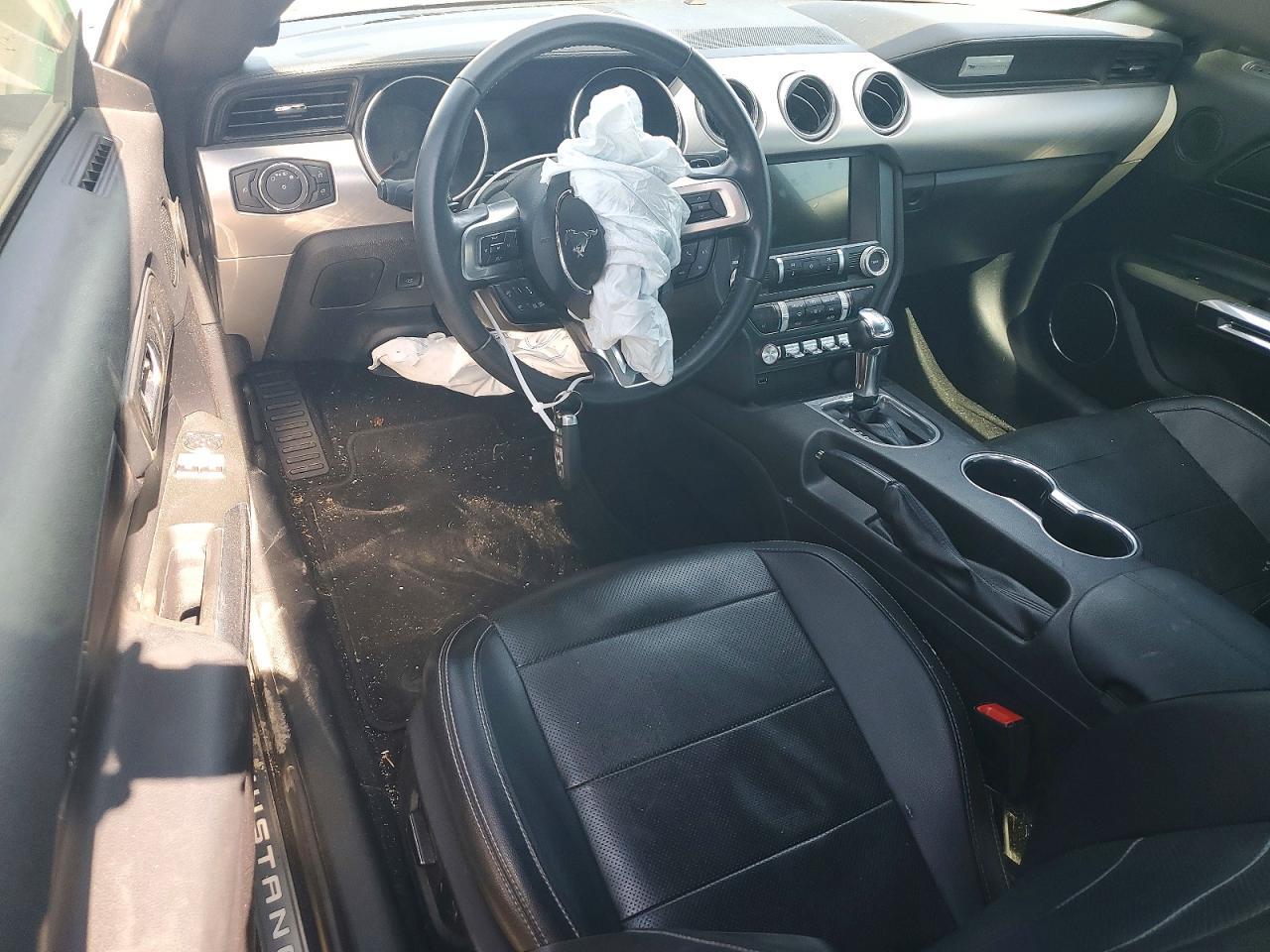 2019 Ford Mustang - zdjęcie 8