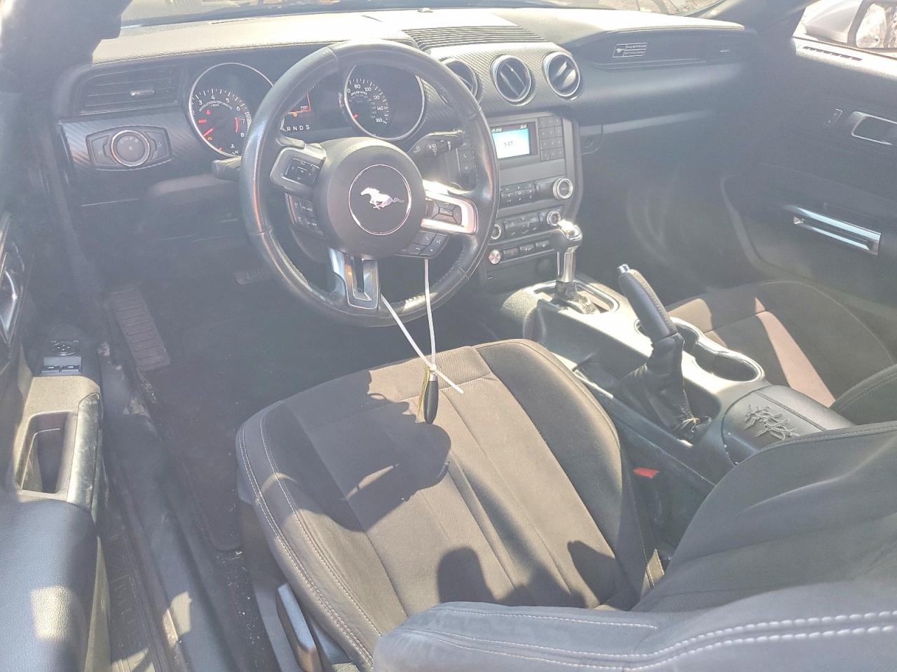 2020 Ford Mustang - zdjęcie 8