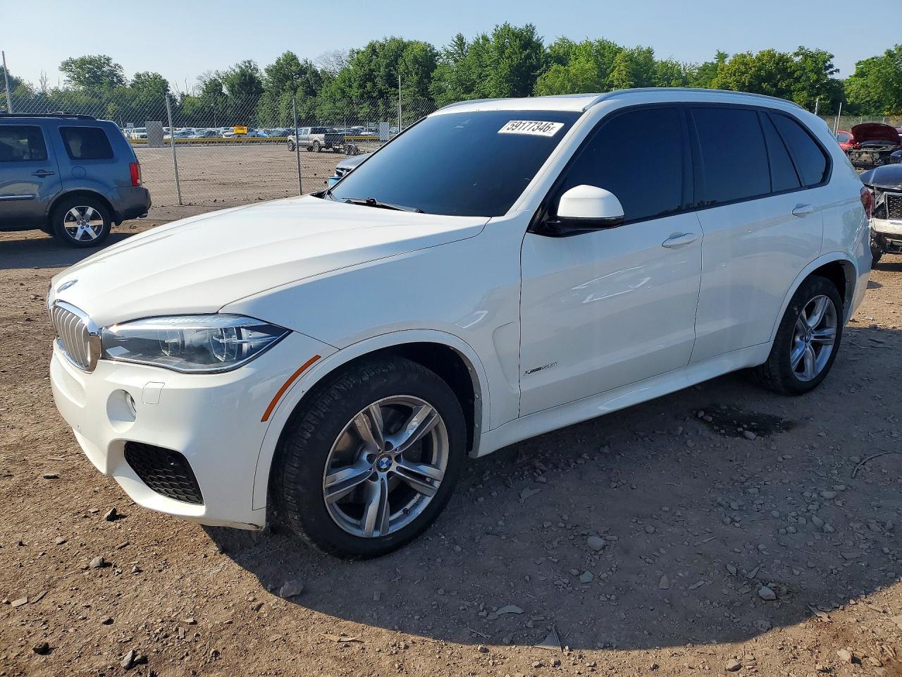 2016 BMW X5 xDrive50I - zdjęcie główne