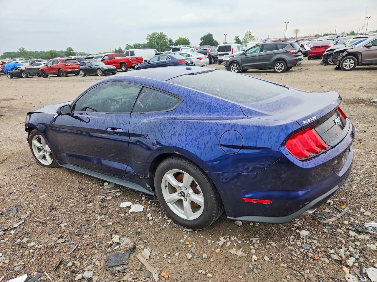 2019 Ford Mustang - zdjęcie 2