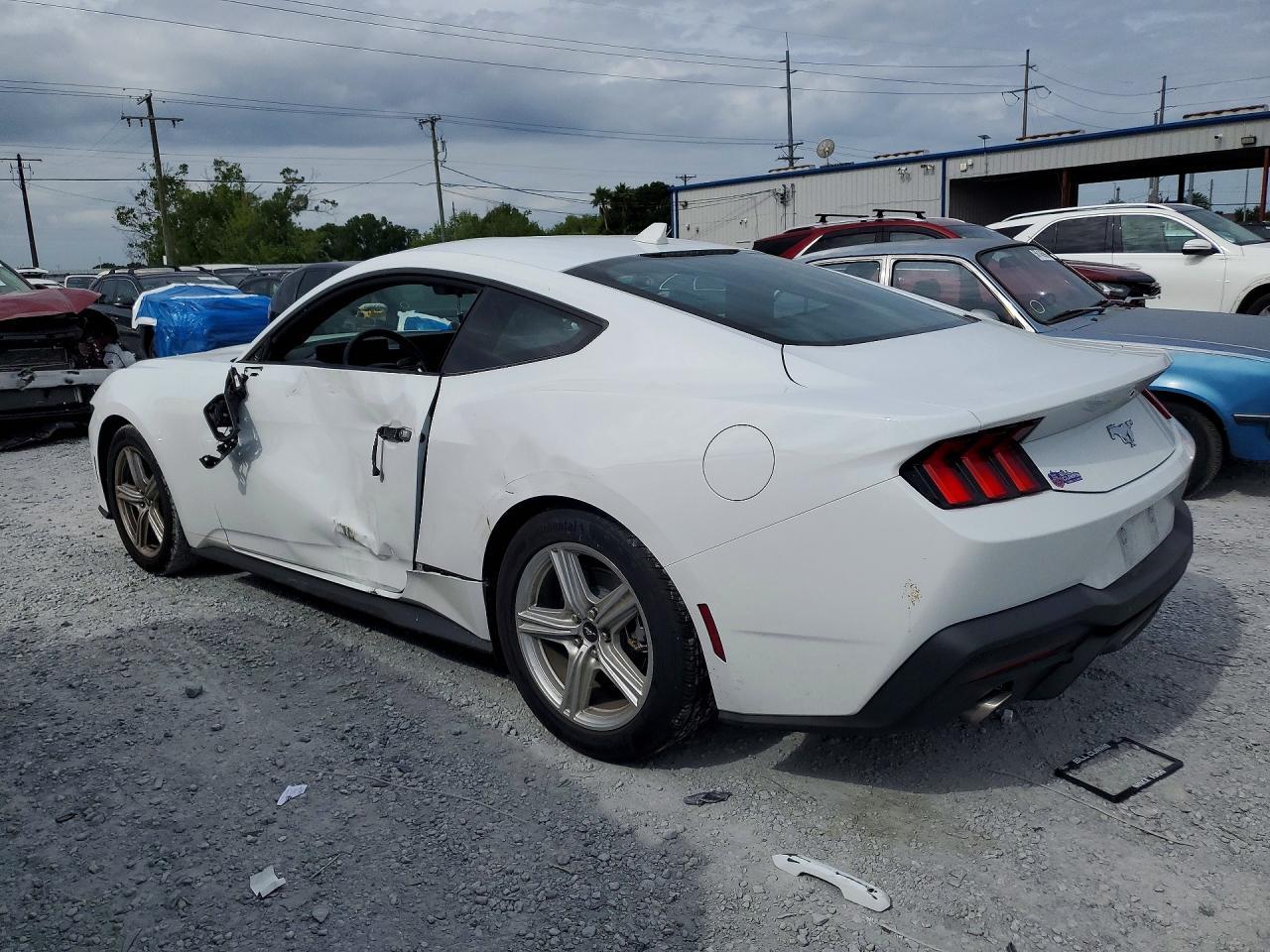 2026 Ford Mustang - zdjęcie 2