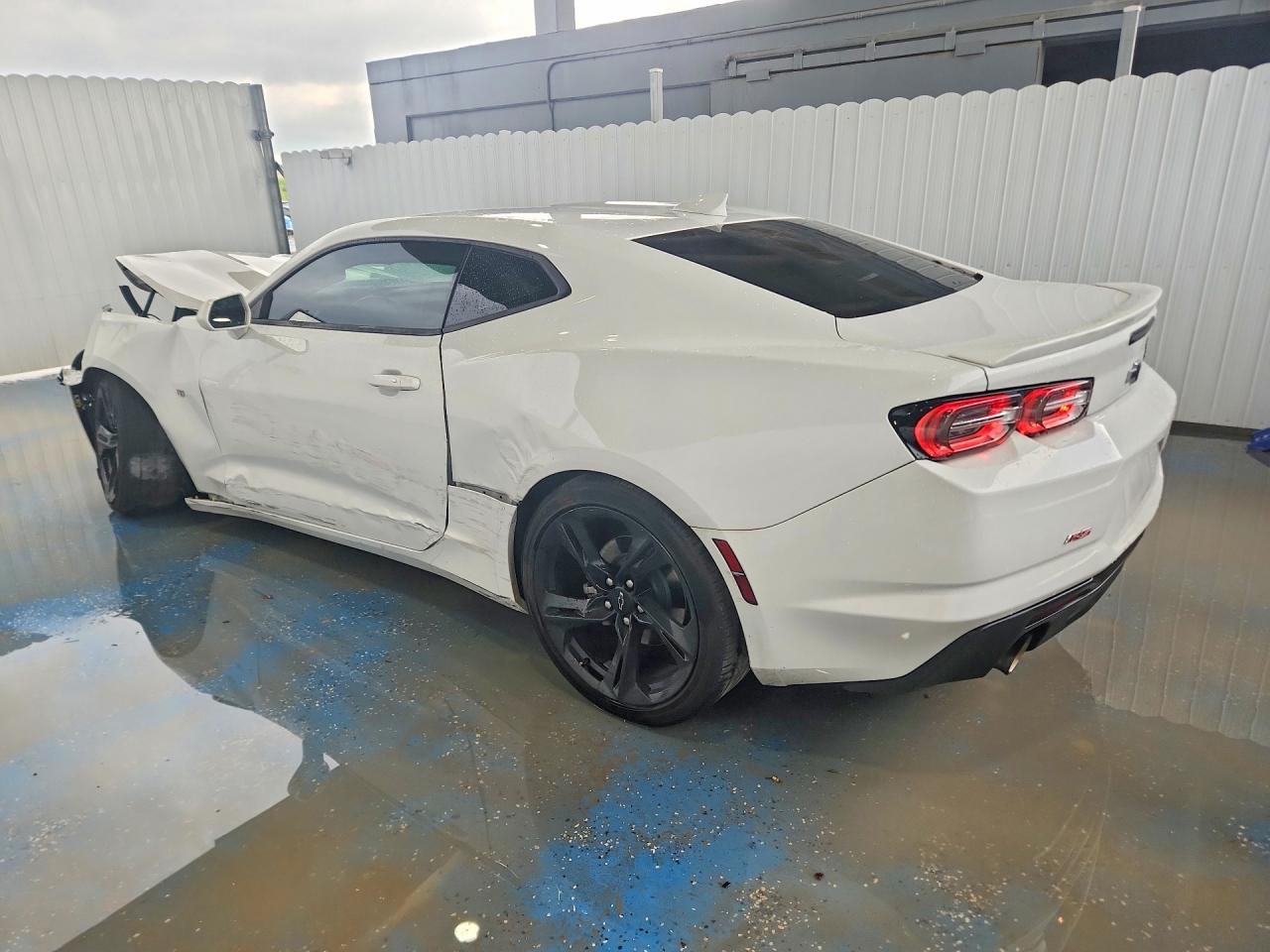 2024 Chevrolet Camaro Ls - zdjęcie 2