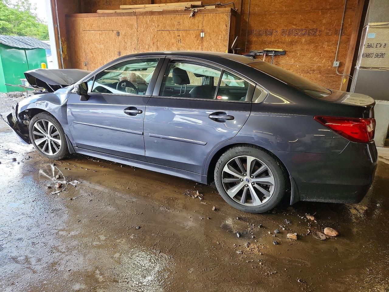 2017 Subaru Legacy 3.6R Limited - zdjęcie 2
