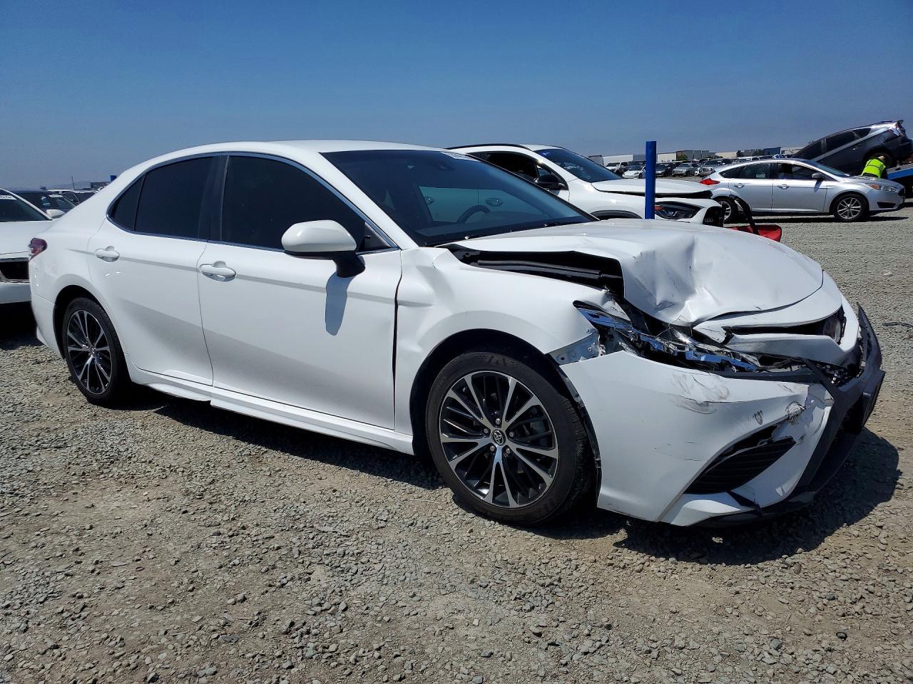 2019 Toyota Camry Se - zdjęcie 4