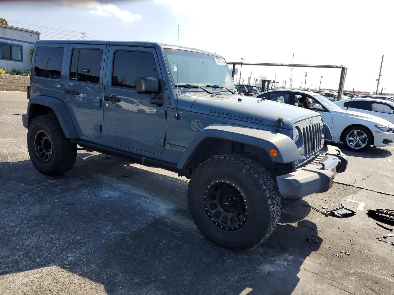 2015 Jeep Wrangler Unlimited Rubicon - zdjęcie 4