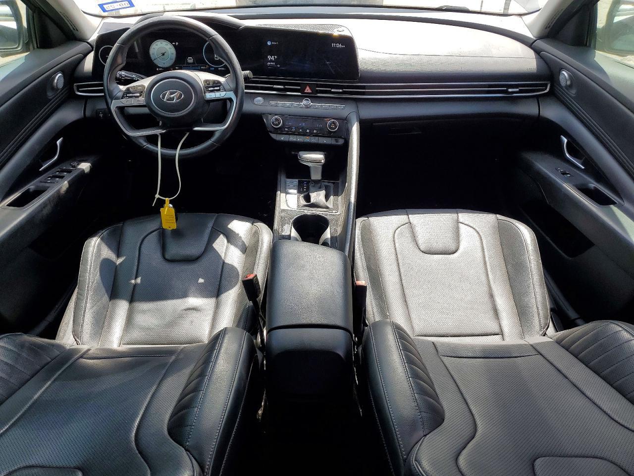 2021 Hyundai Elantra Limited - zdjęcie 8
