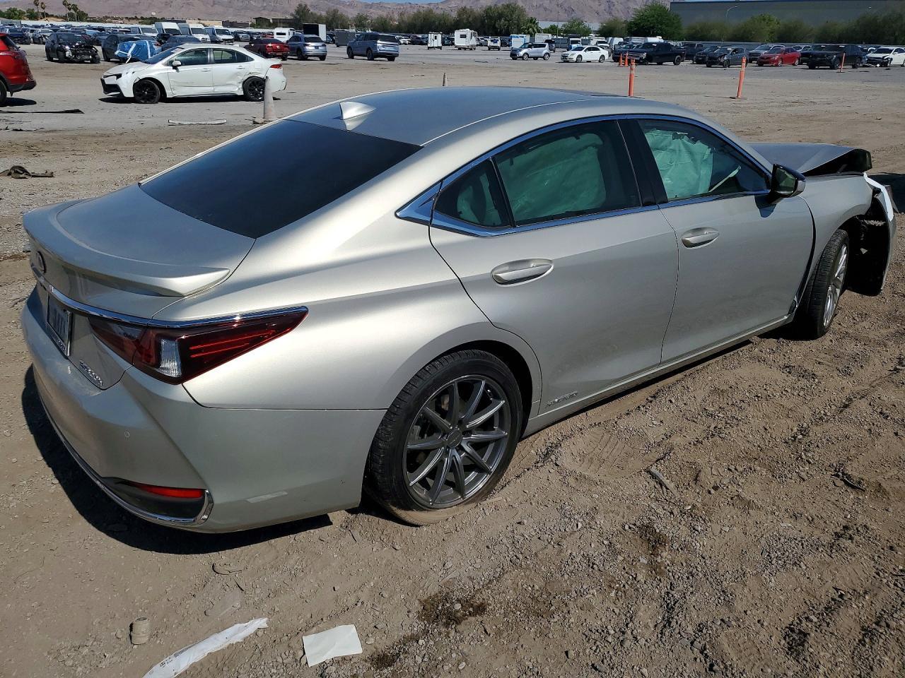 2019 Lexus Es 300H - zdjęcie 3