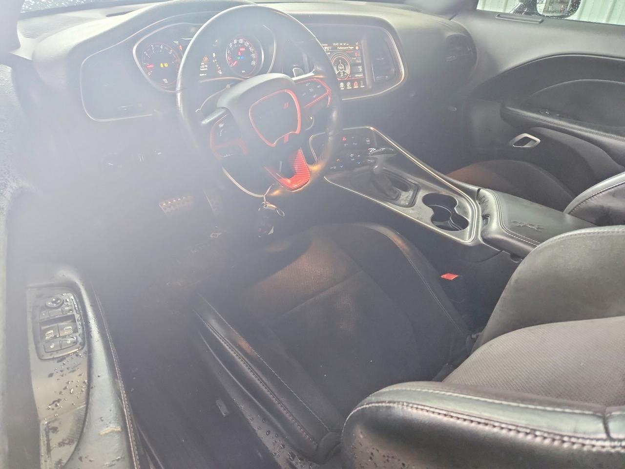 2016 Dodge Challenger R - zdjęcie 8