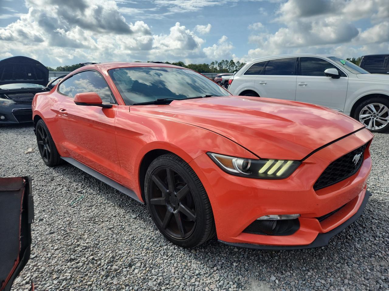 2015 Ford Mustang - zdjęcie 4