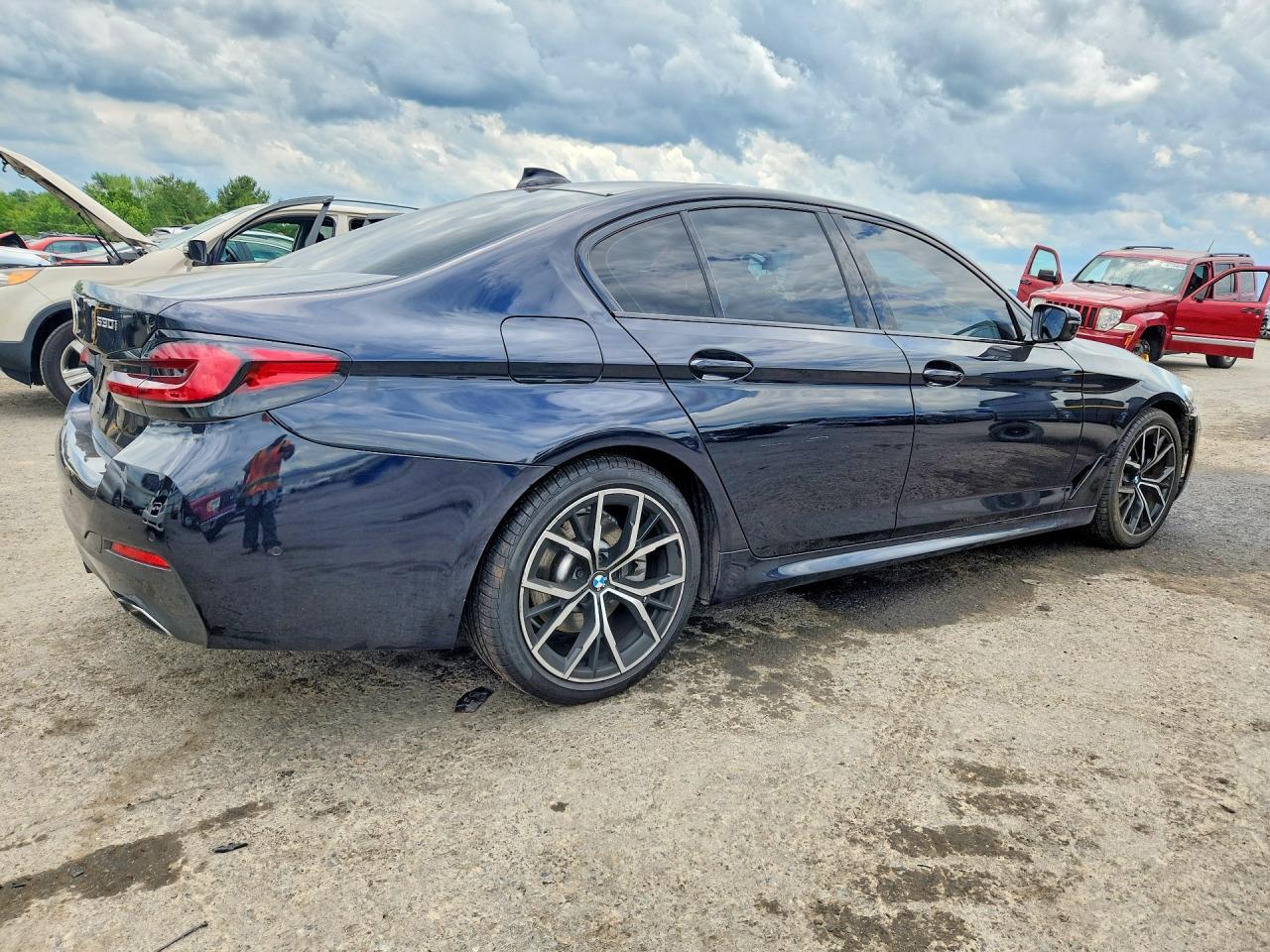 2021 BMW Seria 5 530i - zdjęcie 3