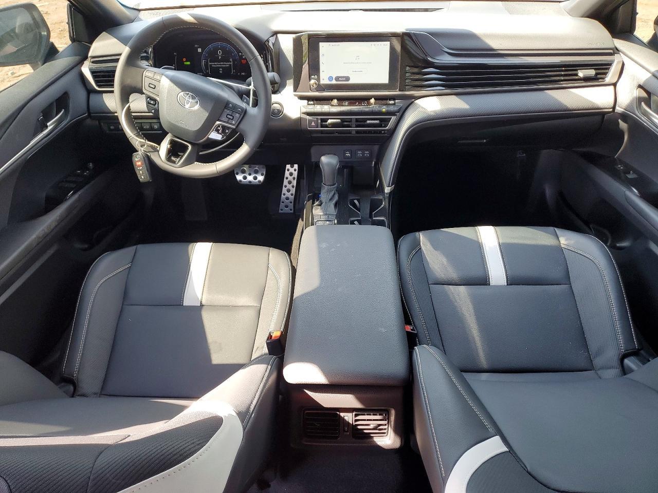 2026 Toyota Camry Se - zdjęcie 8