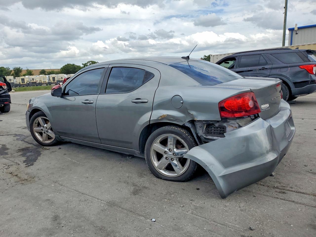 2013 Dodge Avenger Se - zdjęcie 2