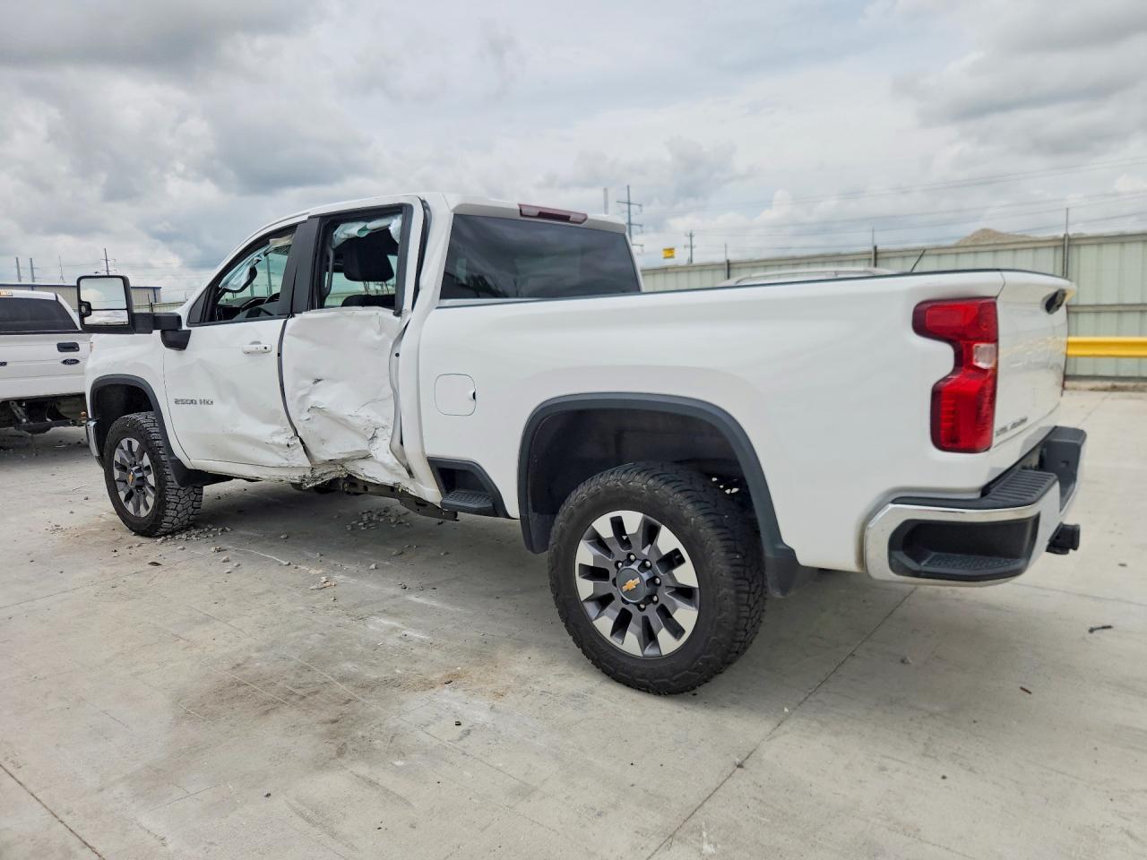 2024 Chevrolet K2500 Silverado - zdjęcie 2