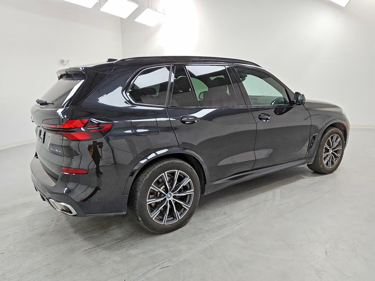 2025 BMW X5 xDrive50E - zdjęcie 3