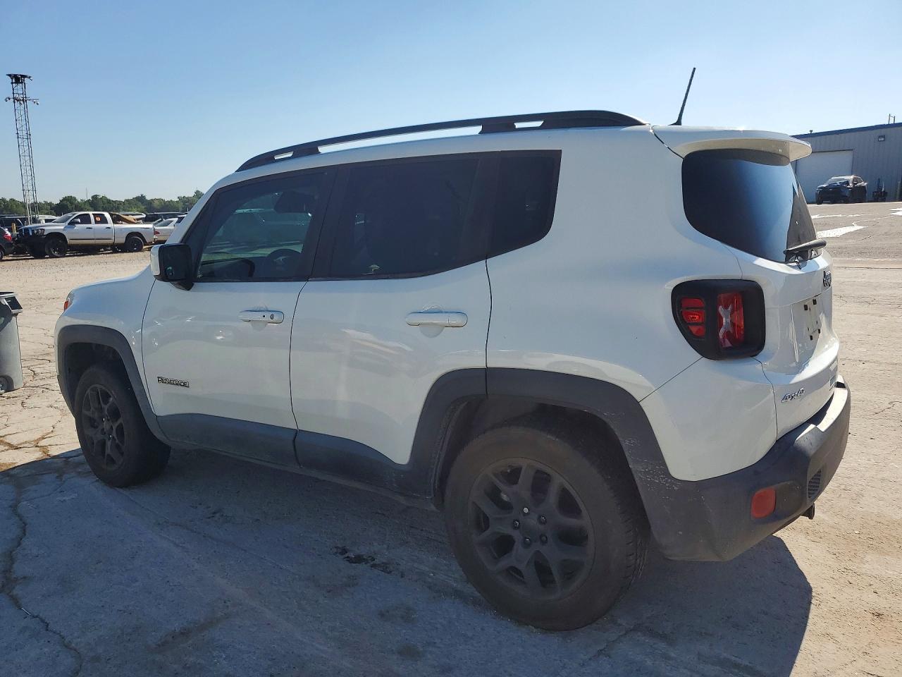 2018 Jeep Renegade Latitude - zdjęcie 2