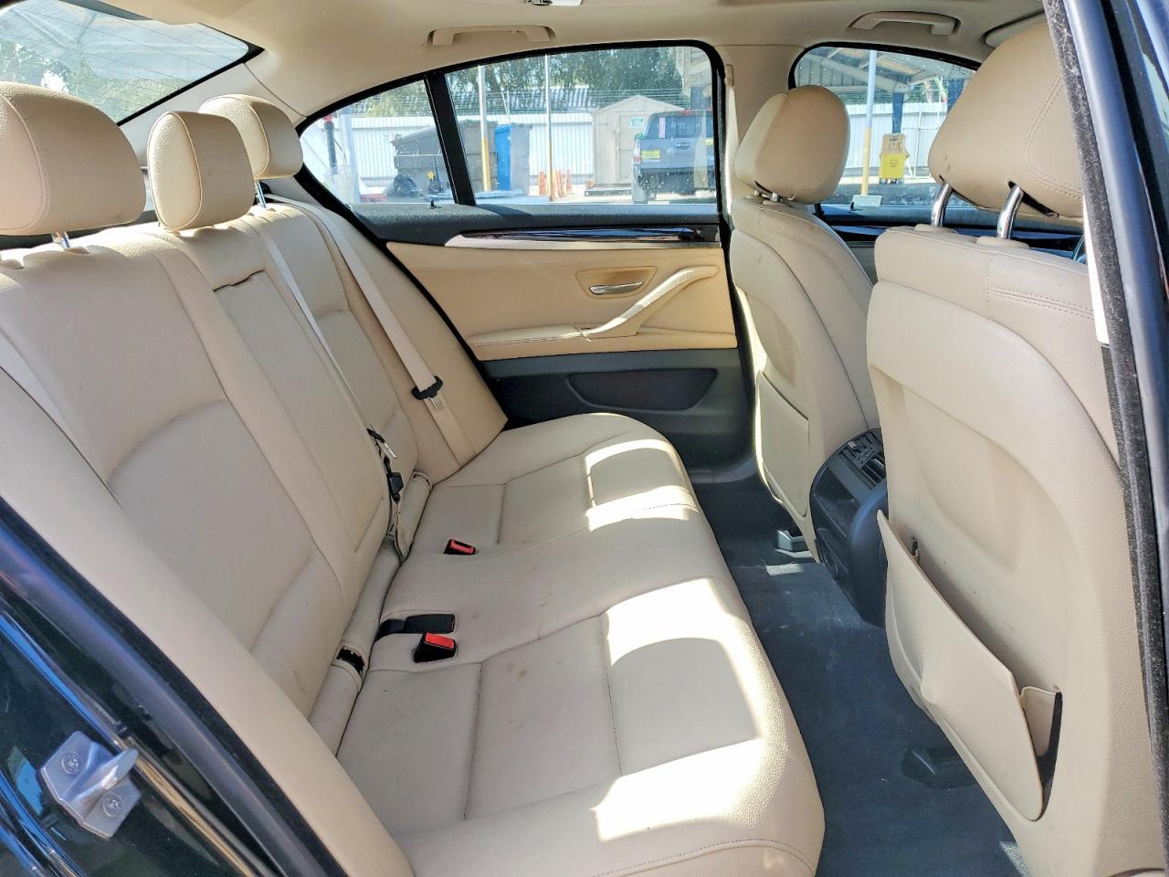2016 BMW 528 I - zdjęcie 10